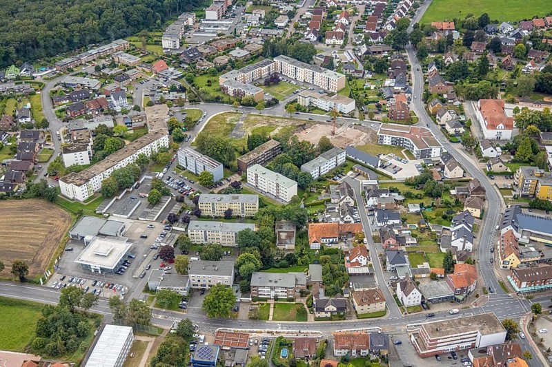 Aerial view, construction area and new construction flats in the urban renewal area on Waldenburger Straße in the Herringen district of Hamm, Ruhr area, North Rhine-Westphalia, Germany, construction work, construction, construction area, building site, building plots, construction project, construction site, DE, development, Europe, property tax, Hamm, real estate, capacity requirements, aerial view, aerial photography, aerial photography, new build, overview, bird's-eye view, growth, housing estate, housing and living, residential area, residential buildings, residential neighbourhood, housing estate, birds-eyes view, overview