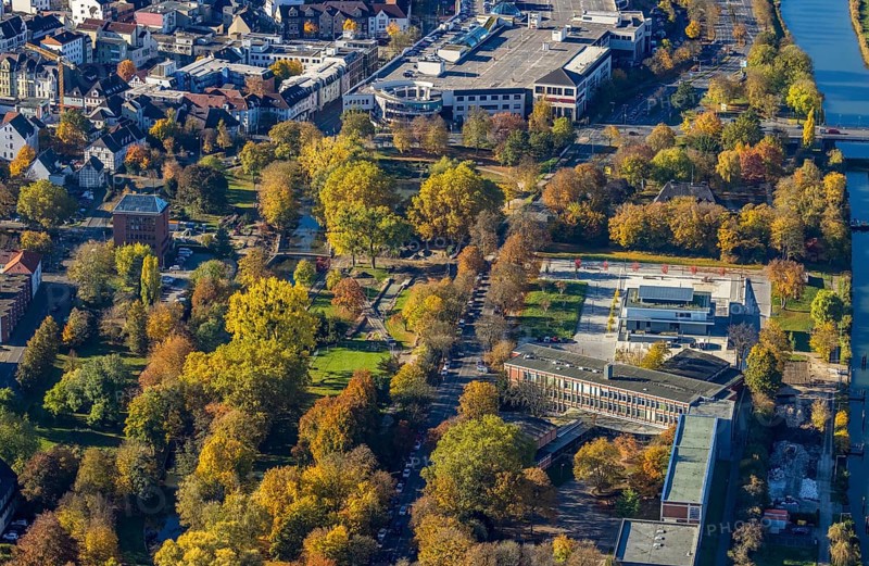 Aerial view, connection between Nordpark and city centre to the water sports centre at the Adenauerallee and Nordringpark in the district Mitte in Hamm, Ruhr area, North Rhine-Westphalia, Germany, DE, Europe, Hamm, aerial view, aerial photography, aerial photography, park, sports centre, overview, bird's eye view, birds-eyes view, overview