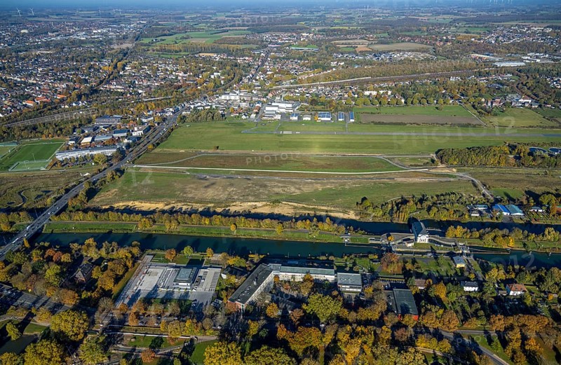 Aerial view, Hamm airfield and water sports centre with Hammonense grammar school on Adenauerallee in the Mitte district of Hamm, Ruhr area, North Rhine-Westphalia, Germany, DE, Europe, Hamm, aerial view, aerial photography, aerial photography, park, lock, sports centre, overview, bird's-eye view, bird's-eye view, overview