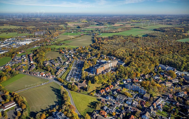 Aerial view, construction site with extension building at the St. Barbara-Klinik Hamm-Heessen in the district of Heessen in Hamm, Ruhr area, North Rhine-Westphalia, Germany, construction work, building, construction area, building site, building plots, construction project, construction site, DE, Europe, healthcare, Hamm, hospital, helipad, clinic, hospital centre, hospital, aerial photograph, aerial photography, aerial photography, medical facility, medical aid, new building, overview, bird's eye view, overview, medical care
