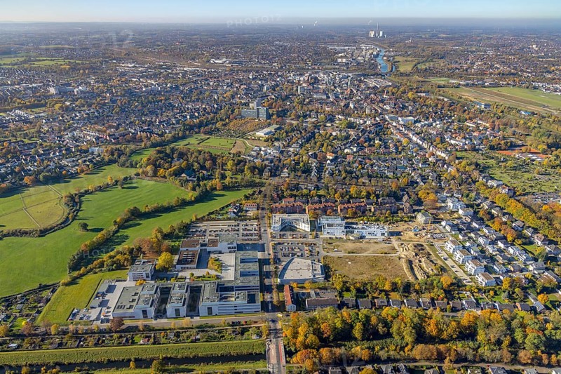 Aerial view, city view Hamm with Hamm-Lippstadt University of Applied Sciences and construction site SCI:Q Science Quarter in the Mitte district of Hamm, Ruhr area, North Rhine-Westphalia, Germany, construction work, building, construction area, building site, building plots, construction project, construction site, education, educational institution, DE, Europe, distant view, business park, property tax, Hamm, university, real estate, industrial area, aerial view, aerial photography, aerial photography, Marker Allee, new building, Paracelsuspark, Science Quarter Hamm, Techpark, overview, university, bird's-eye view, science quarter, housing estate, living and living, residential area, residential buildings, residential quarter, housing estate, birds-eyes view, overview