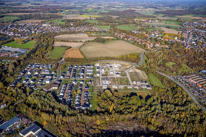 Aerial view, BAustelle Wohngebiet Heimshof Ost am Sachsenring im Stadtteil Heessen in Hamm, Ruhr area, North Rhine-Westphalia, Germany, construction work, building, construction area, building site, building plots, construction project, construction site, DE, Europe, property tax, Hamm, real estate, roundabout, roundabout, aerial photograph, aerial photography, aerial photography, new construction, overview, bird's eye view, residential complex, living and living, residential area, residential buildings, residential quality, residential neighbourhood, residential estate, birds-eyes view, overview