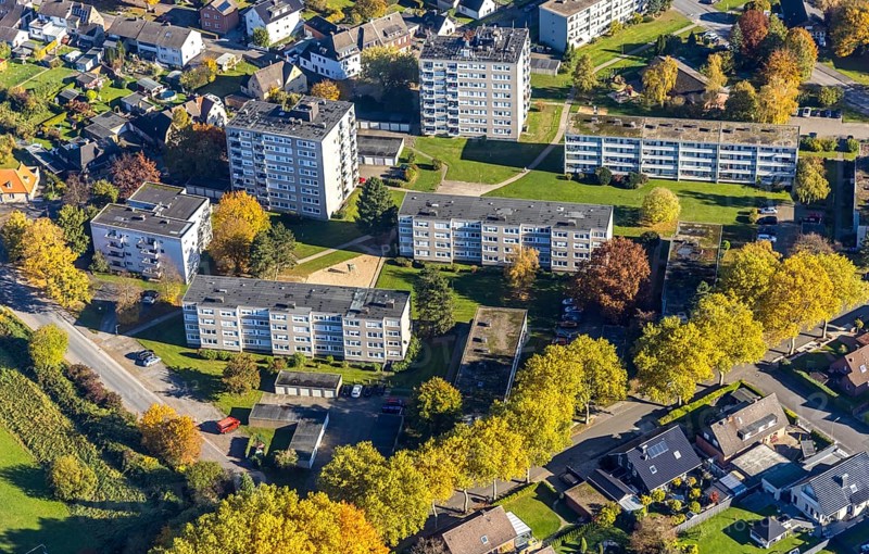 Aerial view, high-rise residential estate between Rautenstrauchstraße and Marinestraße in the district Bockum-Hövel in Hamm, Ruhr area, North Rhine-Westphalia, Germany, education, educational institution, DE, Europe, property tax, Hamm, high-rise buildings, real estate, educational institute, aerial view, aerial photography, aerial photography, apartment buildings, school, overview, bird's eye view, residential complex, living and living, residential area, residential buildings, residential quality, residential neighbourhood, housing estate, birds-eyes view, overview