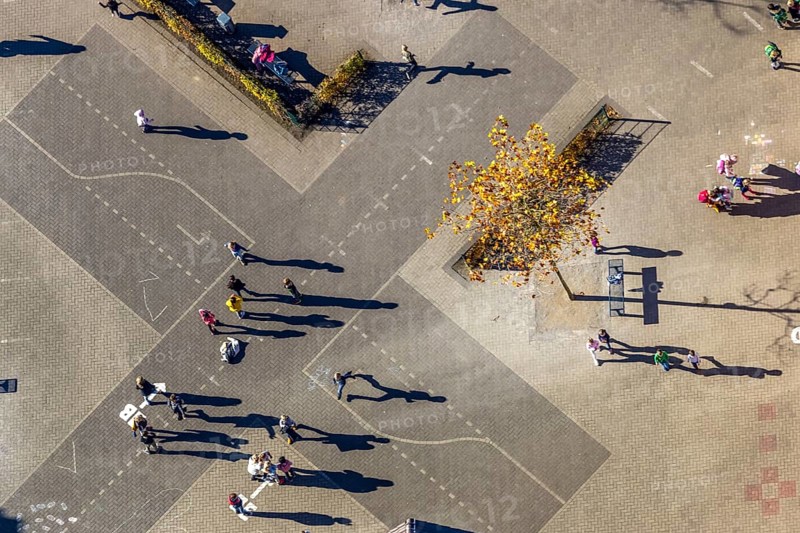 Aerial view, Overbergschule and pupils and cross on the schoolyard in the district Bockum-Hövel in Hamm, Ruhr area, North Rhine-Westphalia, Germany, education, educational institution, DE, Europe, shapes and colours, Hamm, educational institute, aerial view, aerial photography, aerial photography, school, overview, bird's eye view, birds-eyes view, overview
