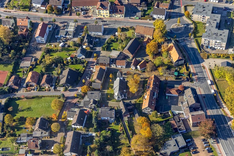 Aerial view, evang. Jakobus-Kirche in the residential area Kamener Straße with roundabout in the district Pelkum in Hamm, Ruhr area, North Rhine-Westphalia, Germany, place of worship, DE, Europe, religious community, place of worship, property tax, Hamm, holy place, real estate, church, parish, denomination, roundabout, roundabout, aerial view, aerial photography, aerial photography, religion, religious site, overview, bird's-eye view, residential area, living and life, residential area, residential buildings, quality of life, residential neighbourhood, housing estate, birds-eyes view, overview