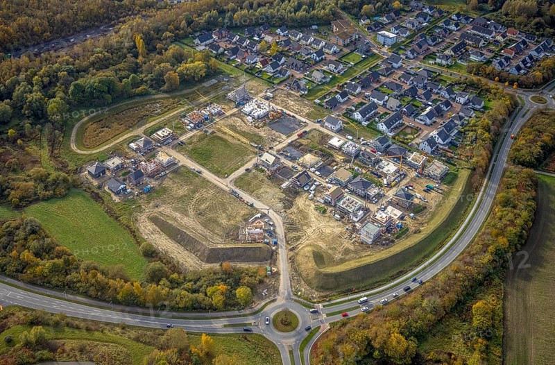 Aerial view, construction area Heimshof Ost at Sachsenring in the district Heessen in Hamm, Ruhr area, North Rhine-Westphalia, Germany, construction work, construction, construction area, construction site, building plots, construction project, construction site, DE, Europe, property tax, Hamm, real estate, roundabout, roundabout, aerial view, aerial photography, aerial photography, new construction, overview, bird's eye view, residential complex, living and living, residential area, residential buildings, residential quality, residential neighbourhood, residential estate, birds-eyes view, overview