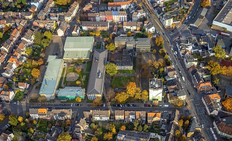 Aerial view, Eduard-Spranger-Berufskolleg and Friedrich-List-Berufskolleg and Vorheider Weg bunker in the Mitte district of Hamm, Ruhr area, North Rhine-Westphalia, Germany, education, educational institution, DE, Europe, Hamm, bunker, college school, teaching institute, aerial view, aerial photography, aerial photography, school, overview, bird's-eye view, birds-eyes view, overview