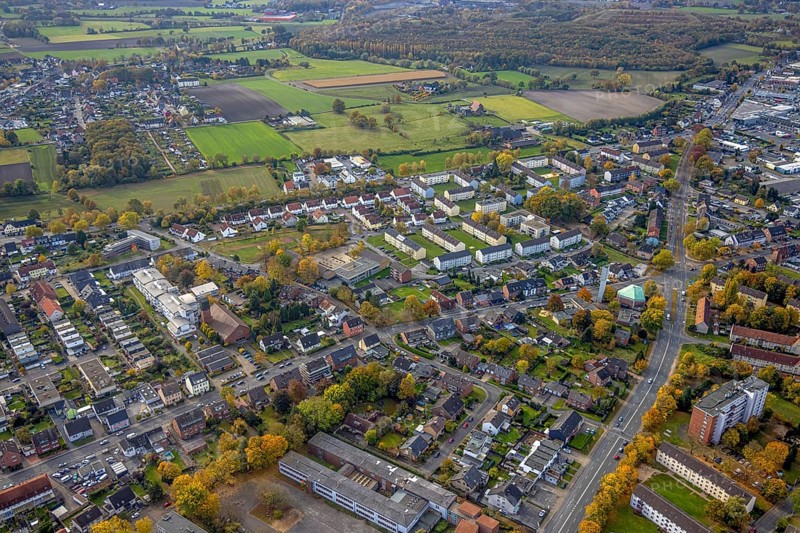 Aerial view, St. Boniface Catholic Church, St. Boniface Senior Citizens' Centre and St. Boniface Catholic Kindergarten. Kindergarten Bonifatius and Hermann-Gmeiner-Schule in the district of Herringen in Hamm, Ruhr area, North Rhine-Westphalia, Germany, retirement home, old people's home, retirement home, place of worship, care and nursing, education, educational institution, DE, Europe, religious community, place of worship, Hamm, holy place, Hermann-Gmeiner-Schule, kindergarten, day care centre, day nursery, church, parish, day nursery, denomination, educational institute, aerial view, aerial photography, aerial photography, care facility, religion, religious site, school, retirement home, retirement residence, retirement home, retirement centre, overview, bird's-eye view, bird's-eye view, overview