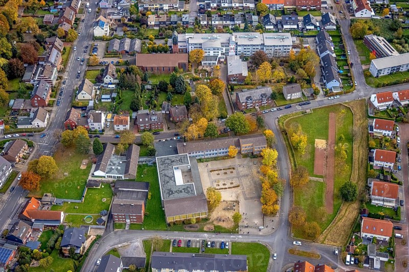 Aerial view, St. Boniface Catholic Church, St. Boniface Senior Citizens' Centre and St. Boniface Catholic Kindergarten. Kindergarten Bonifatius and Hermann-Gmeiner-Schule in the district of Herringen in Hamm, Ruhr area, North Rhine-Westphalia, Germany, retirement home, old people's home, retirement home, place of worship, care and nursing, education, educational institution, DE, Europe, religious community, place of worship, Hamm, holy place, Hermann-Gmeiner-Schule, kindergarten, day care centre, day nursery, church, parish, day nursery, denomination, educational institute, aerial view, aerial photography, aerial photography, care facility, religion, religious site, school, retirement home, retirement residence, retirement home, retirement centre, overview, bird's-eye view, bird's-eye view, overview