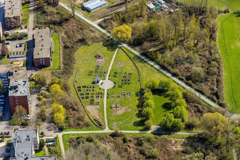 Aerial view, urban gardening in the Kornmersch, Bockum-Hövel, Hamm, Ruhr area, North Rhine-Westphalia, Germany, flower field, DE, Europe, community garden, aerial view, aerial photography, aerial photography, overview, urban garden, urban gardening, bird's eye view, living and life, residential area, housing estate, birds-eyes view, overview, sowing, tending and harvesting in your own bed