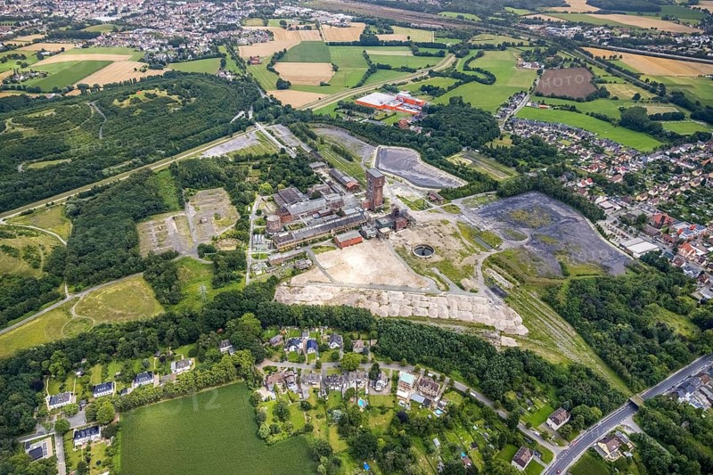 Aerial view, CreativRevier Heinrich Robert, former Ost Heinrich Robert mine, Herringen, Hamm, Ruhr area, North Rhine-Westphalia, Germany, Heinrich Robert mine, DE, Europe, commercial enterprises, commercial area, commercial location, commercial use, hammerhead tower, industrial plants, industrial area, industrial location, aerial photograph, aerial photography, aerial photography, sight, overview, bird's-eye view, to the mine, birds-eyes view, former Ost mine, historical, historical location, overview