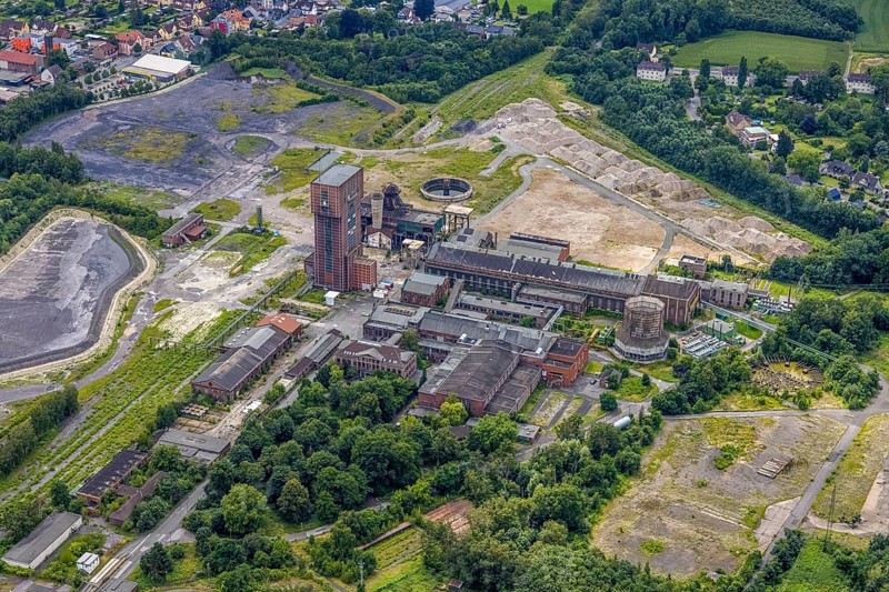 Aerial view, CreativRevier Heinrich Robert, former Ost Heinrich Robert mine, Herringen, Hamm, Ruhr area, North Rhine-Westphalia, Germany, Heinrich Robert mine, DE, Europe, commercial enterprises, commercial area, commercial location, commercial use, hammerhead tower, industrial plants, industrial area, industrial location, aerial photograph, aerial photography, aerial photography, sight, overview, bird's-eye view, to the mine, birds-eyes view, former Ost mine, historical, historical location, overview