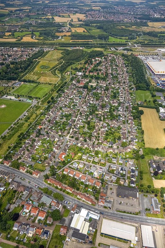 Aerial view, workers' housing estate Isenbecker Hof, Juffernbuschstraße, Herringen, Hamm, Ruhr area, North Rhine-Westphalia, Germany, miners' housing estate, DE, Europe, property tax, real estate, aerial view, aerial photography, aerial photography, overview, bird's-eye view, housing estate, housing and living, residential area, residential buildings, housing quality, residential neighbourhood, housing estate, birds-eyes view, overview