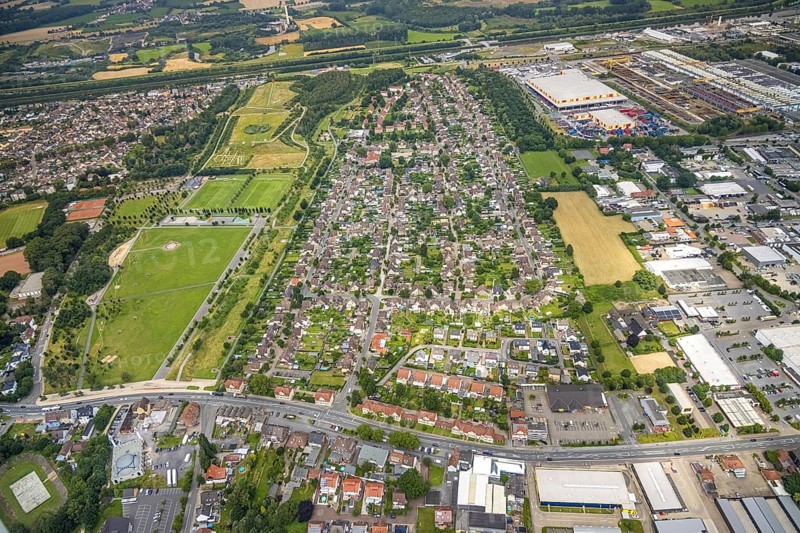 Aerial view, workers' housing estate Isenbecker Hof, Juffernbuschstraße, Herringen, Hamm, Ruhr area, North Rhine-Westphalia, Germany, miners' housing estate, DE, Europe, property tax, real estate, aerial view, aerial photography, aerial photography, overview, bird's-eye view, housing estate, housing and living, residential area, residential buildings, housing quality, residential neighbourhood, housing estate, birds-eyes view, overview