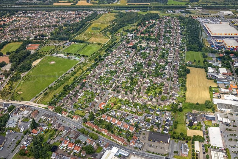 Aerial view, workers' housing estate Isenbecker Hof, Juffernbuschstraße, Herringen, Hamm, Ruhr area, North Rhine-Westphalia, Germany, miners' housing estate, DE, Europe, property tax, real estate, aerial view, aerial photography, aerial photography, overview, bird's-eye view, housing estate, housing and living, residential area, residential buildings, housing quality, residential neighbourhood, housing estate, birds-eyes view, overview