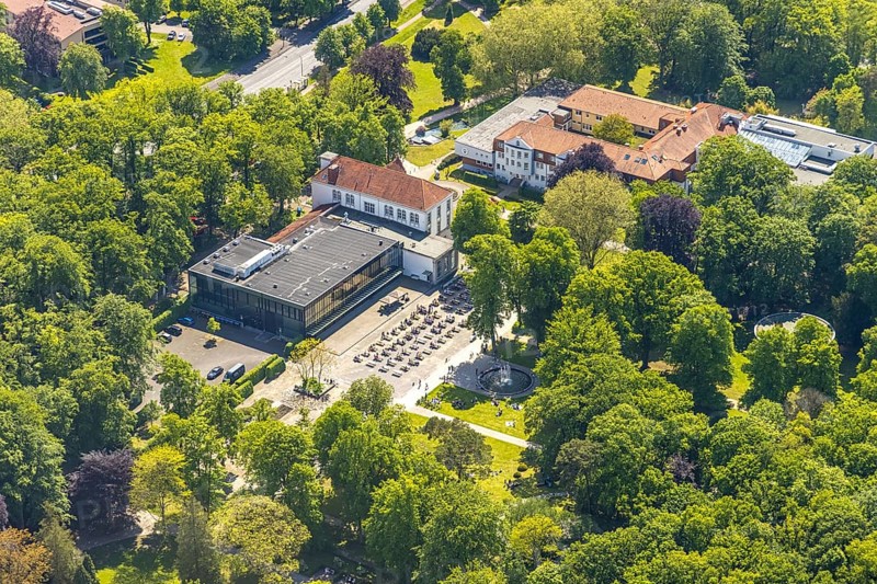Aerial view of the spa hotel Hamm, spa hotel Bad Hamm, largest beer garden in Hamm, next to the manual therapy clinic, spa garden, Uentrop, Hamm, Ruhr area, North Rhine-Westphalia, Germany, DE, Europe, aerial photo, birds-eyes view, aerial photography, aerial photography, overview, bird's eye view