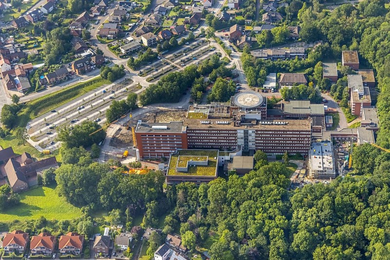 Aerial view, St. Barbara-Klinik, Heessen, Hamm, Ruhr area, North Rhine-Westphalia, Germany, Am Heessener Wald, DE, Europe, healthcare, hospital, helipad, clinic, hospital, hospital, aerial photography, aerial photography, aerial photography, medical facility, medical assistance, car parks, overview, bird's eye view, overview, medical care