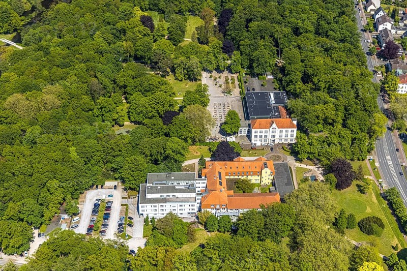 Aerial view of the spa hotel Hamm, spa hotel Bad Hamm, largest beer garden in Hamm, next to the manual therapy clinic, spa garden, Uentrop, Hamm, Ruhr area, North Rhine-Westphalia, Germany, DE, Europe, aerial photo, birds-eyes view, aerial photography, aerial photography, overview, bird's eye view