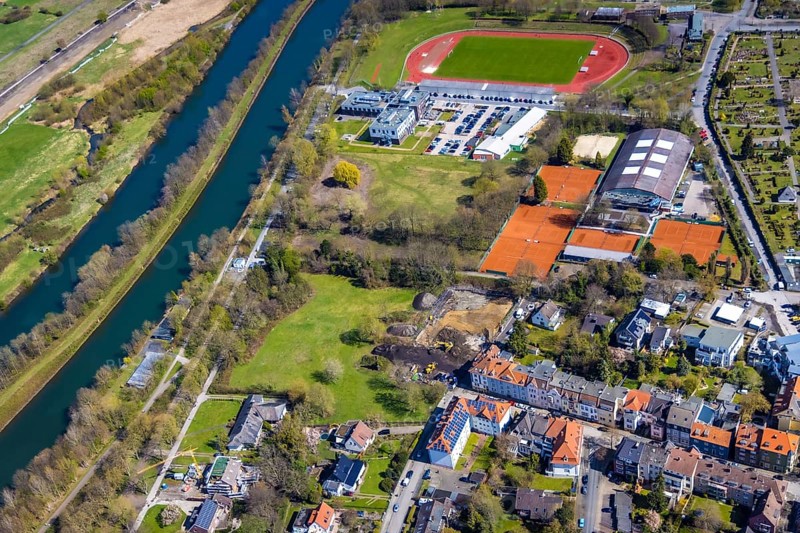 Aerial view, Hamm-Ost sports centre with Jahnstadion and tennis court, reha Bad Hamm, river Lippe and Datteln-Hamm canal, centre, Hamm, Ruhr area, North Rhine-Westphalia, Germany, d 0.808329 0.835385, Arthur-Dewitz-Straße, care and nursing, DE, Europe, football pitch, football stadium, healthcare, aerial view, aerial photography, aerial photography, medical facility, medical assistance, care facility, rehabilitation centre, sports, sports facilities, sports field, sports facility, tennis, tennis facility, tennis courts, overview, bird's eye view, birds-eyes view, overview, medical care