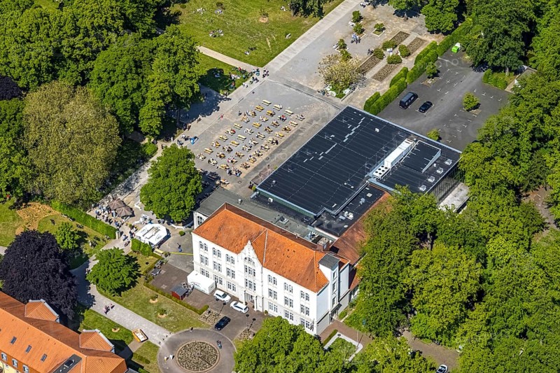 Aerial view of the spa hotel Hamm, spa hotel Bad Hamm, largest beer garden in Hamm, next to the manual therapy clinic, spa garden, Uentrop, Hamm, Ruhr area, North Rhine-Westphalia, Germany, DE, Europe, aerial photo, birds-eyes view, aerial photography, aerial photography, overview, bird's eye view