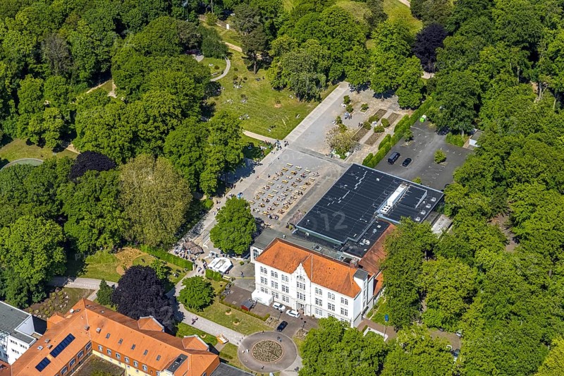 Aerial view of the spa hotel Hamm, spa hotel Bad Hamm, largest beer garden in Hamm, next to the manual therapy clinic, spa garden, Uentrop, Hamm, Ruhr area, North Rhine-Westphalia, Germany, DE, Europe, aerial photo, birds-eyes view, aerial photography, aerial photography, overview, bird's eye view