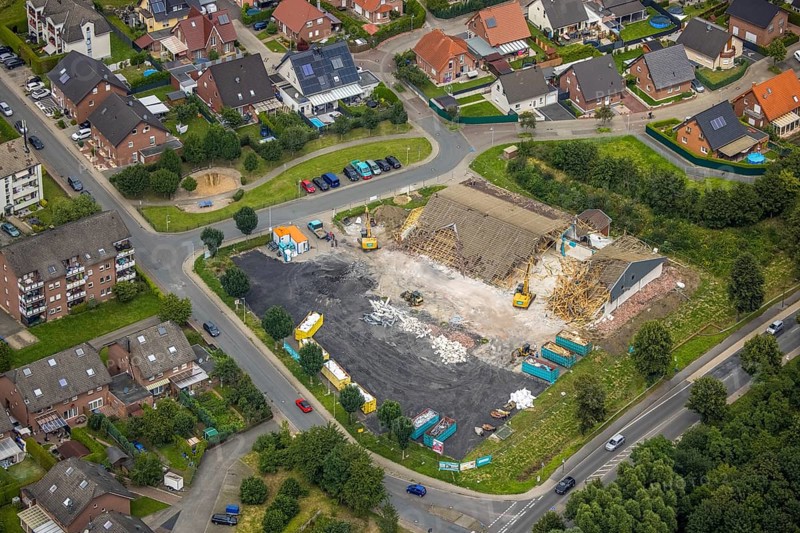 Aerial view, Am Dahlhof demolition Aldi supermarket for new building, Bockum-Hövel, Hamm, Ruhr area, North Rhine-Westphalia, Germany, demolition work, construction work, construction area, building site, building plots, construction project, construction site, DE, Europe, aerial view, aerial photography, aerial photography, overview, bird's-eye view, overview