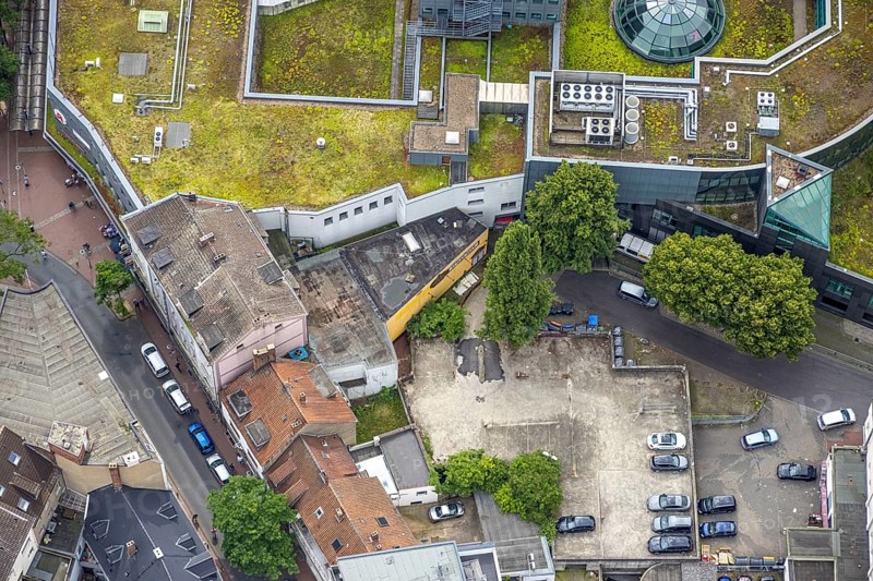 Aerial view, shopping centre, planned demolition residential building Ritterstraße 40, Mitte, Hamm, Ruhr area, North Rhine-Westphalia, Germany, demolition in planning, brothel Ritterstraße 40, DE, shopping, shopping markets, shopping place, Europe, aerial view, aerial photography, aerial photography, local supply centre, problem property, red light district, shopping centre, overview, bird's eye view, Westring, Woolworth department stores', birds-eyes view, overview
