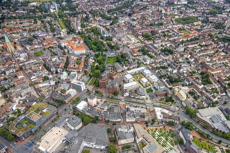 Aerial view, City Neue Bahnhofstraße corner Friedrichstraße, Westentorbunker, Mercure Hotel Hamm, condominiums as villa houses, centre, Hamm, Ruhr area, North Rhine-Westphalia, Germany, bunker, DE, Europe, property tax, hotel, hotel facilities, hotel business, real estate, aerial view, aerial photography, aerial photography, overview, bird's eye view, residential area, living and living, residential area, residential buildings, residential quality, residential quarter, birds-eyes view, overview