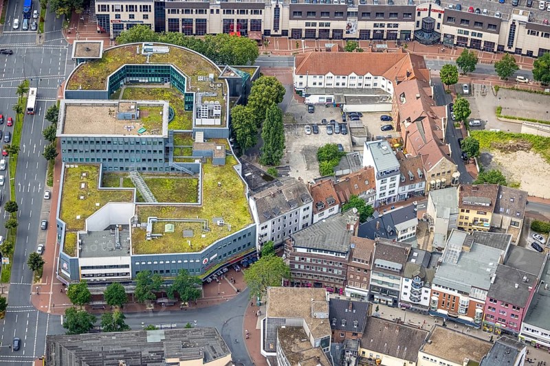 Aerial view, shopping centre, planned demolition residential building Ritterstraße 40, Mitte, Hamm, Ruhr area, North Rhine-Westphalia, Germany, demolition in planning, brothel Ritterstraße 40, DE, shopping, shopping markets, shopping place, Europe, aerial view, aerial photography, aerial photography, local supply centre, problem property, red light district, shopping centre, overview, bird's eye view, Westring, Woolworth department stores', birds-eyes view, overview