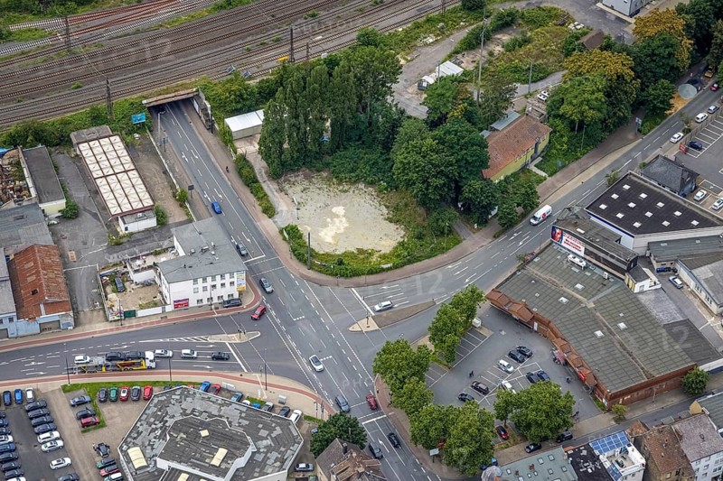 Aerial view, intersection Alleestraße and Östingstraße, Autohaus 2000, Mitte, Hamm, Ruhr area, North Rhine-Westphalia, Germany, railway tracks, railway subway, DE, Europe, aerial view, aerial photography, aerial photography, road traffic, overview, bird's-eye view, overview