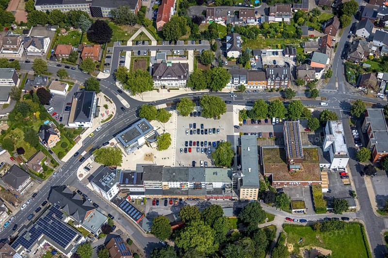 Aerial view, Heessen market and town hall Bürgeramt Heessen Amtsstraße in Hamm-Heessen, Hamm, Ruhr area, North Rhine-Westphalia, Germany, authority, DE, Europe, local government, aerial view, aerial photography, aerial photography, market, town hall, overview, bird's-eye view, overview