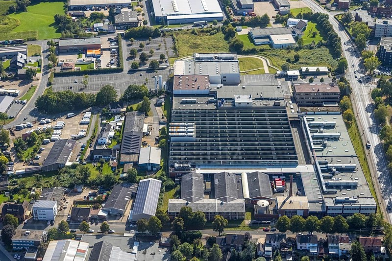 Aerial view, Römerstraße industrial estate with Hella GmbH Hueck und Co. plant in the Bockum-Hövel district of Hamm, Ruhr area, North Rhine-Westphalia, Germany, DE, Europe, distant view, commercial enterprises, commercial area, commercial estate, commercial site, commercial use, Hamm, industrial plants, industrial area, industrial site, colony, aerial photograph, aerial photography, aerial photography, Rhine-Ruhr metropolitan region, overview, bird's-eye view, bird's-eye view, overview