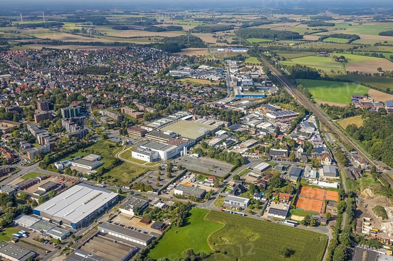 Aerial view, Römerstraße industrial estate with Hella GmbH Hueck und Co. plant in the Bockum-Hövel district of Hamm, Ruhr area, North Rhine-Westphalia, Germany, DE, Europe, distant view, commercial enterprises, commercial area, commercial estate, commercial site, commercial use, Hamm, industrial plants, industrial area, industrial site, colony, aerial photograph, aerial photography, aerial photography, Rhine-Ruhr metropolitan region, overview, bird's-eye view, bird's-eye view, overview