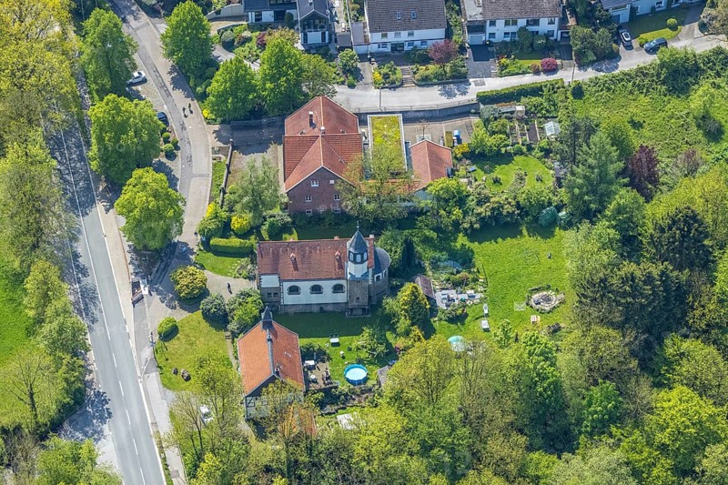 Aerial view, Hof Abtsküche, Chapel St. Jakobus Abtsküche, Hetterscheidt, Heiligenhaus, Ruhr area, North Rhine-Westphalia, Germany, place of worship, DE, monument protection, Europe, half-timbered, religious community, place of worship, holy place, Hof Hetterscheidt, church, parish, denomination, aerial view, aerial photography, aerial photography, religion, religious site, overview, bird's eye view, birds-eyes view, rural estate, overview