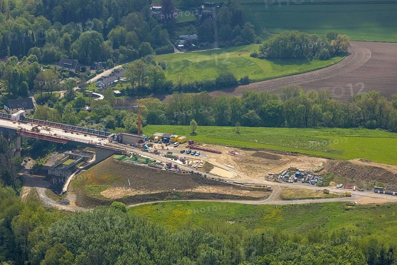 Aerial view, Angerbachtal bridge, new motorway section of the A44, gap closure between Ratingen-Ost and Velbert, Heiligenhaus, Ruhr area, North Rhine-Westphalia, Germany, motorway A44, construction work, construction area, construction site, building site, construction project, construction site, bridge, DE, Europe, aerial view, aerial photography, aerial photography, renovation, refurbishment, overview, bird's-eye view, overview