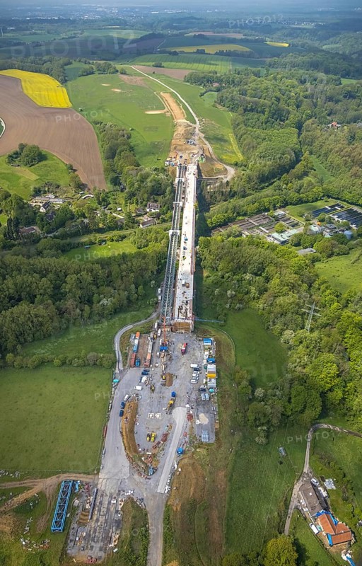 Aerial view, Angerbachtal bridge, new motorway section of the A44, gap closure between Ratingen-Ost and Velbert, Heiligenhaus, Ruhr area, North Rhine-Westphalia, Germany, motorway A44, construction work, construction area, construction site, building site, construction project, construction site, bridge, DE, Europe, aerial view, aerial photography, aerial photography, renovation, refurbishment, overview, bird's-eye view, overview