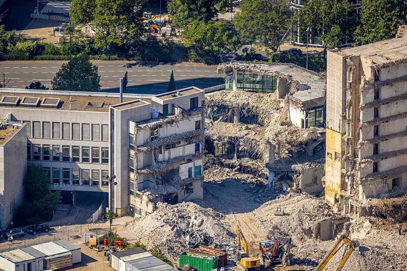 Aerial view, demolition Ypsilon-Haus of RWE headquarters Essen in the Huyssenallee, planned new building for office campus in the southern district in Essen, Ruhr area, North Rhine-Westphalia, Germany, demolition work, construction work, construction area, construction site, building plots, construction project, construction site, office complex, DE, energy company, Essen, Europe, aerial view, aerial photography, aerial photography, overview, bird's eye view, Ypsilon-Haus, birds-eyes view, overview