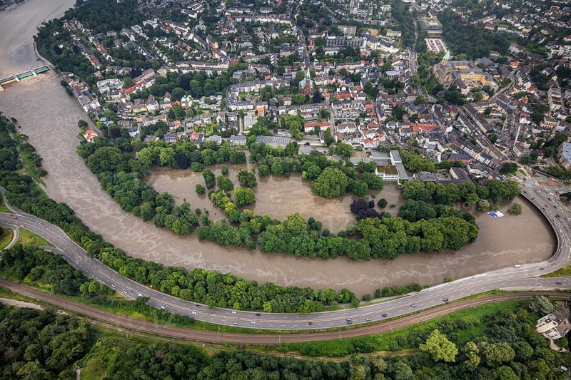 Aerial photograph, Ruhr flood, flooding, flooded Brehminsel Essen-Werden, Essen-Bredeney, Essen, Ruhr area, North Rhine-Westphalia, Germany, DE, Europe, birds-eyes view, aerial photograph, aerial photography, aerial photography, overview, overview, bird's eye view, flood, flood of the century