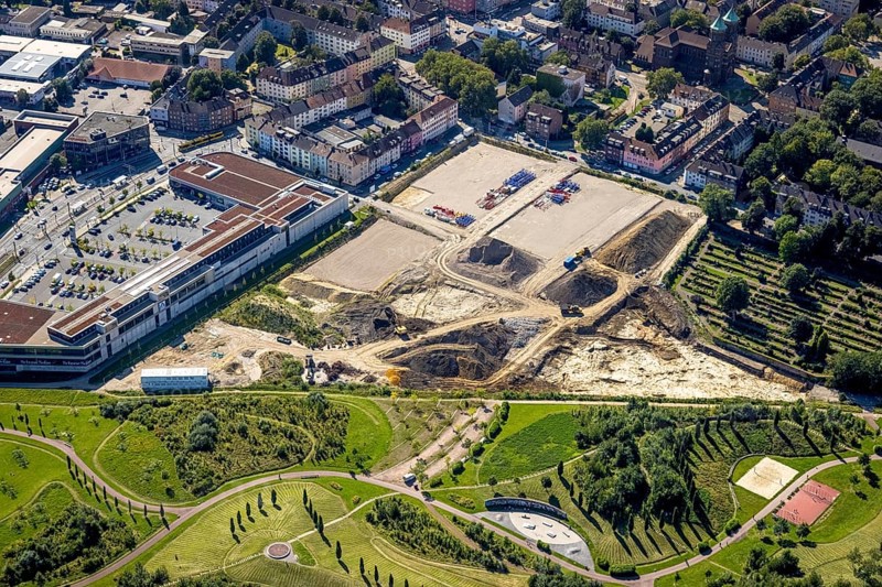 Aerial view, construction site Husmannshofstraße of the former Real market for new building complex as well as McDreams Hotel Essen-City and shopping centre at Krupp Park in the Westviertel in Essen, Ruhr area, North Rhine-Westphalia, Germany, construction work, construction area, construction site, building plots, construction measure, construction project, construction site, DE, Essen, Europe, gastronomy, hotel, hotel facilities, hotel industry, aerial view, aerial photography, aerial photography, overview, bird's-eye view, birds-eyes view, overview