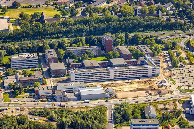 Aerial view, Technology Park Essen TPE at the motorway A40, TÜV Informationstechnik GmbH group of companies TÜV NORD, Am Technologiepark in Essen-Kray, Essen, Ruhr area, North Rhine-Westphalia, Germany, DE, Europe, commercial enterprises, commercial area, commercial park, commercial site, commercial use, industrial area, industrial site, aerial view, aerial photography, aerial photography, overview, bird's-eye view, overview