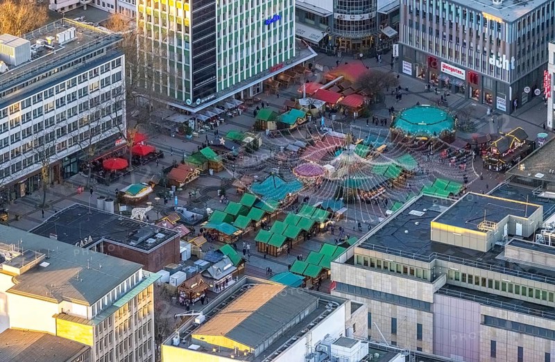 Aerial view, Christmas market at Kennedyplatz in the city centre of Essen, Ruhr area, North Rhine-Westphalia, Germany, DE, Essen, Europe, aerial view, aerial photography, aerial photography, market, overview, bird's eye view, Christmas, birds-eyes view, overview