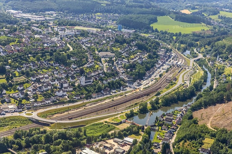 Aerial view, Finnentrop railway station with pedestrian bridge, Finnentrop, Sauerland, North Rhine-Westphalia, Germany, railway tracks, railway station, DE, Deutsche Bahn AG, Europe, central station, main station, Lennepark, aerial view, aerial photography, aerial photography, overview, bird's-eye view, bird's-eye view, overview