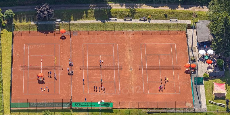 Aerial view, tennis courts with youth training, Rönkhausen, Finnentrop, Sauerland, North Rhine-Westphalia, Germany, DE, Europe, aerial view, aerial photography, aerial photography, sports, tennis, tennis facility, tennis courts, training, overview, bird's-eye view, overview