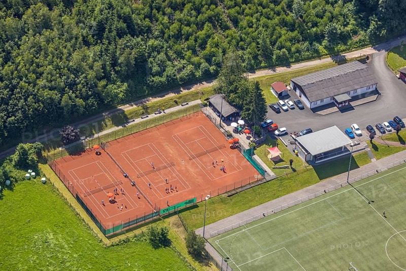 Aerial view, tennis courts with youth training, Rönkhausen, Finnentrop, Sauerland, North Rhine-Westphalia, Germany, DE, Europe, aerial view, aerial photography, aerial photography, sports, tennis, tennis facility, tennis courts, training, overview, bird's-eye view, overview