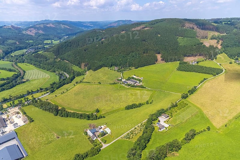 Aerial view, forest area with forest damage at Ruthenberg, farms in Pasel district, Plettenberg, Sauerland, North Rhine-Westphalia, Germany, tree dieback, bark beetle damage, bark beetle plague, DE, Europe, property tax, real estate, clear-cutting, agricultural business, aerial view, aerial photography, aerial photography, overview, bird's eye view, forest, forest damage, forest dieback, housing and living, residential buildings, housing quality, birds-eyes view, overview