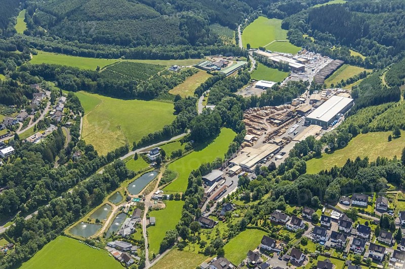 Aerial view, Angelpark Lenhausen - Petri Heil Mühlental, Unterer Hammer, Sägewerk Vente-Holz GmbH, Lenhausen, Finnentrop, Sauerland, North Rhine-Westphalia, Germany, fishing ponds, DE, Europe, commercial enterprises, commercial area, commercial area, commercial location, commercial use, wood processing, industrial area, industrial location, aerial view, aerial photography, aerial photography, ponds, overview, bird's-eye view, overview