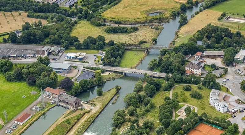 Aerial view, a week ago there was still land under water at this point - the Ruhr was flooding, course of the Ruhr, Fröndenberg, Fröndenberg/Ruhr, Ruhr area, North Rhine-Westphalia, Germany, DE, Europe, birds-eyes view, aerial view, aerial photography, aerial photography, overview, bird's eye view