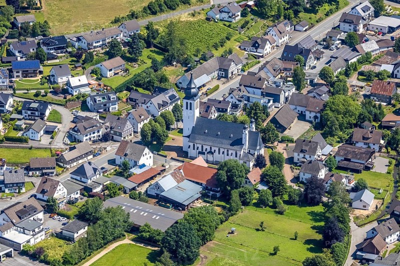 Aerial view, Church of St. Matthias, Fretter, Finnentrop, Sauerland, North Rhine-Westphalia, Germany, place of worship, DE, Europe, religious community, place of worship, holy place, church, parish, denomination, aerial view, aerial photography, aerial photography, religion, religious site, overview, bird's-eye view, overview