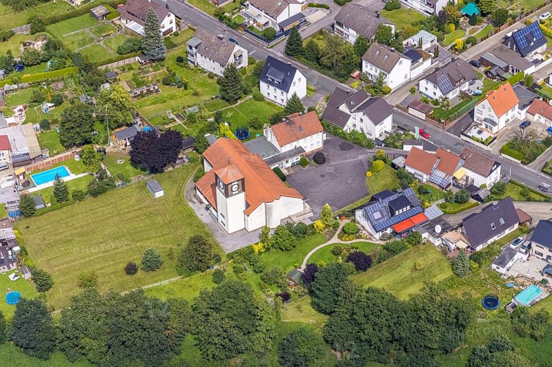 Aerial view, local view district Langschede and catholic St. Konrad church in Fröndenberg/Ruhr, Ruhr area, North Rhine-Westphalia, Germany, place of worship, DE, Europe, Fröndenberg/Ruhr, religious community, place of worship, holy place, church, parish, denomination, aerial view, aerial photography, aerial photography, religion, religious site, overview, bird's-eye view, overview