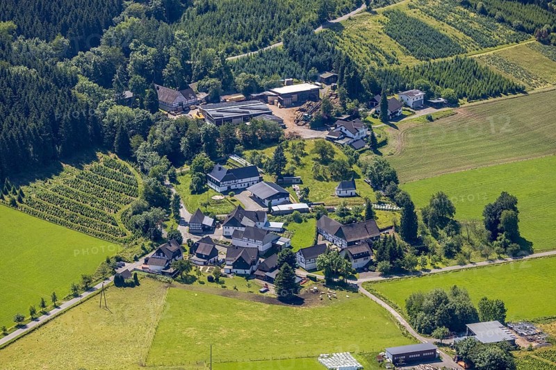 Aerial view, local view Ramscheid, Serkenrode, Finnentrop, Sauerland, North Rhine-Westphalia, Germany, DE, Europe, property tax, real estate, aerial view, aerial photography, aerial photography, overview, bird's-eye view, housing estate, living and living, residential buildings, quality of living, housing estate, birds-eyes view, overview